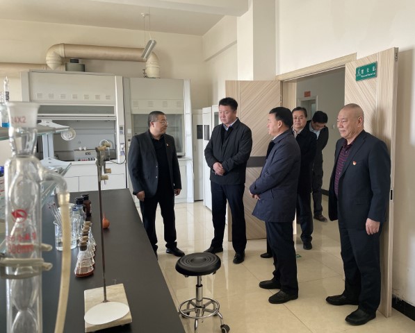 酒泉市政府黨組成員、副市長哈里別克來敦煌種業(yè)調(diào)研指導(dǎo)工作